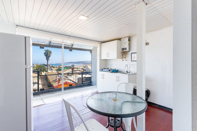 Departamento para 3 personas con vista al mar.