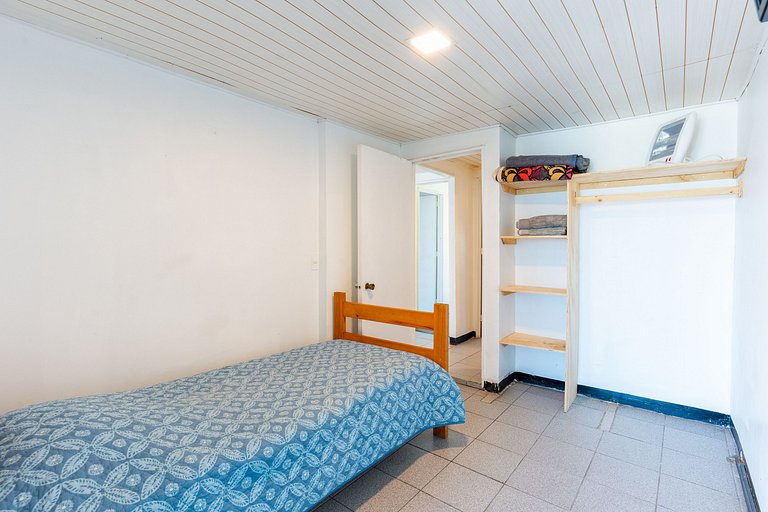 Departamento para 3 personas con vista al mar.
